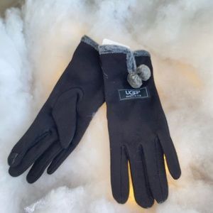 UGG gloves, screen friendly finger tap